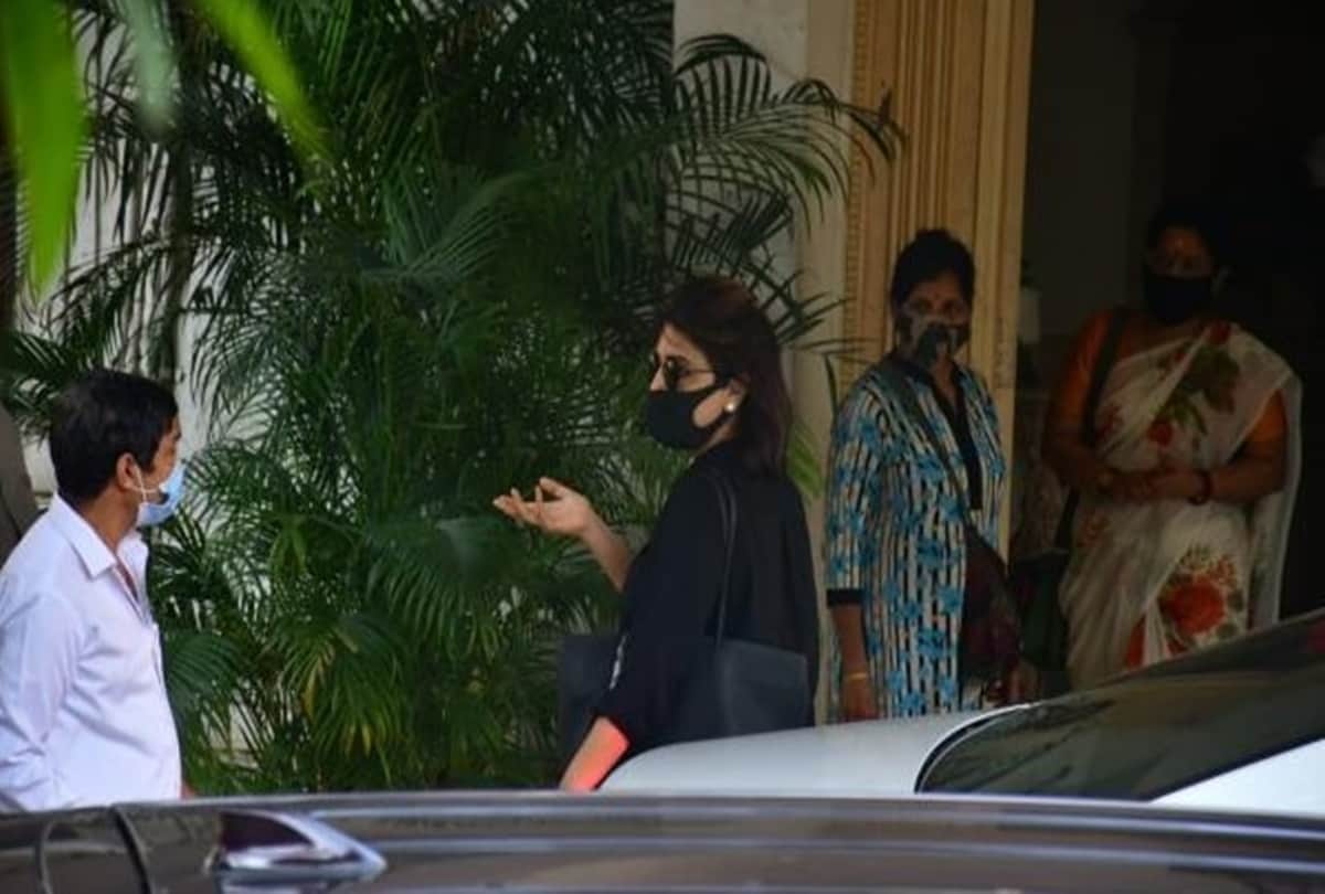Rajiv Kapoor funeral: Ranbir Kapoor, Randhir Kapoor lead last rites