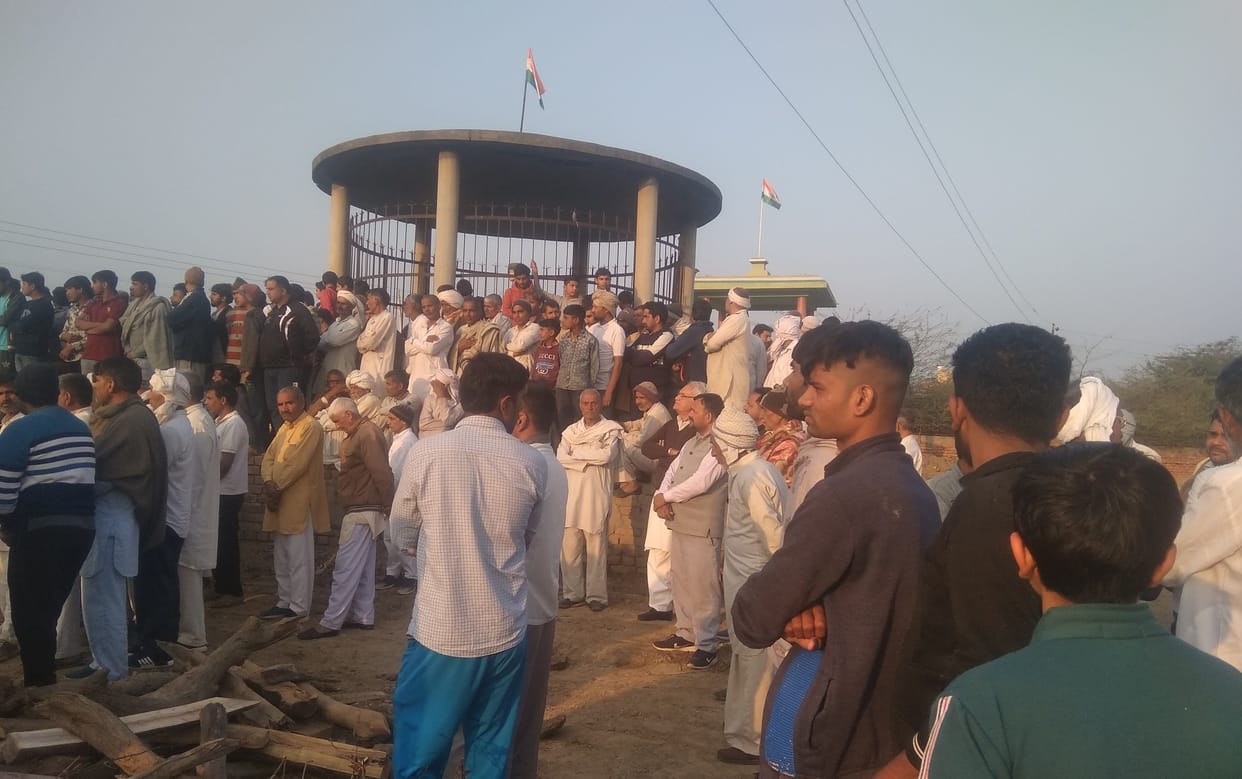 Young farmer injured after falling from trolley at Tikari border breaks into PGI