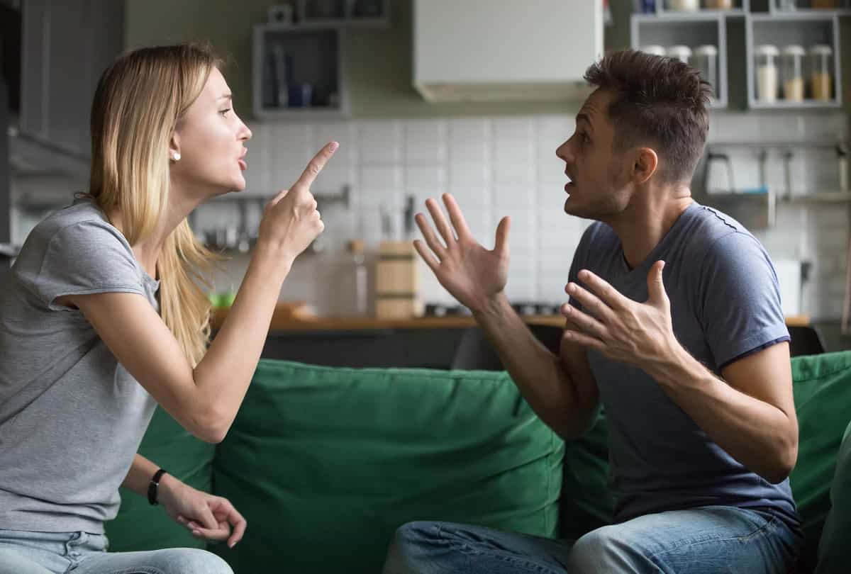 Relationship Tips Know How To Deal With Family Problem For Better Relation  Read More Here - Amar Ujala Hindi News Live - Family Problem:अक्सर परिवार  में होते रहते हैं लड़ाई-झगड़े तो रिश्ते