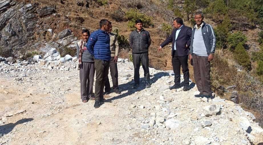 Block chief inspects Dharamghar-Majkhet motorway