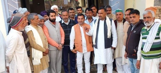 Warning to put sugarcane on DM office in Muzaffarnagar