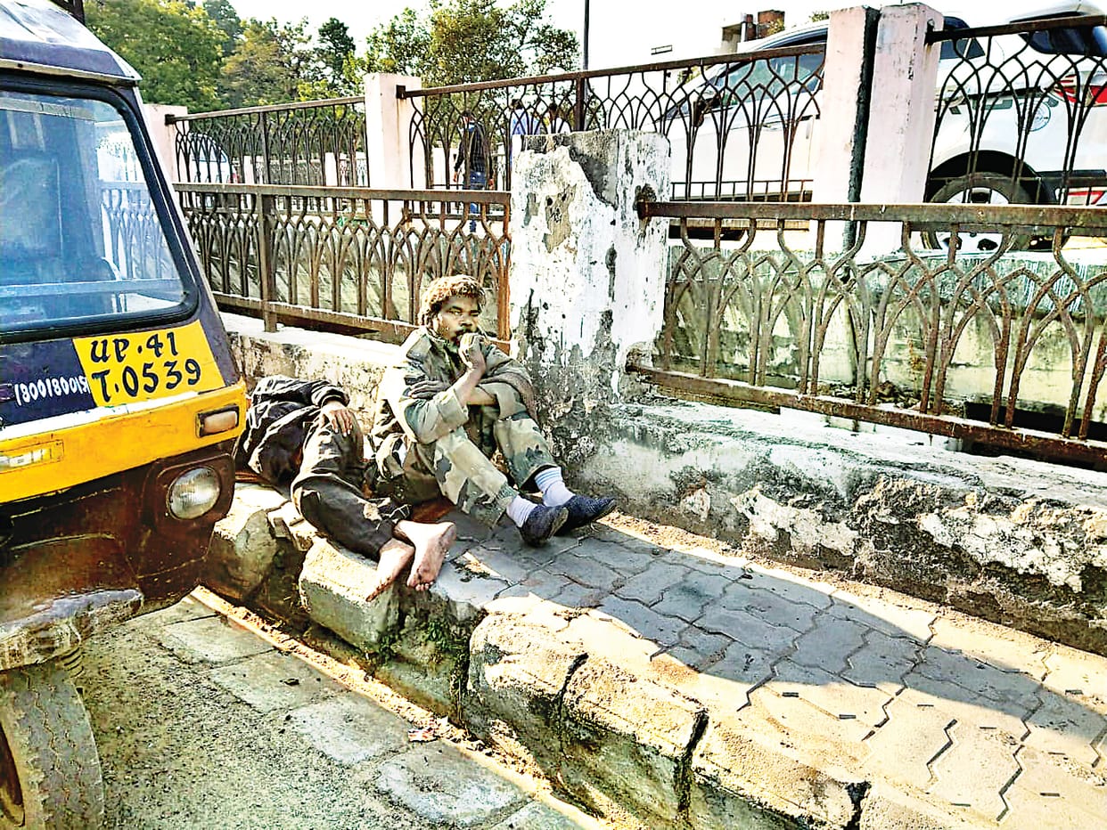 Colonies of beggers in city and every colony have one leader