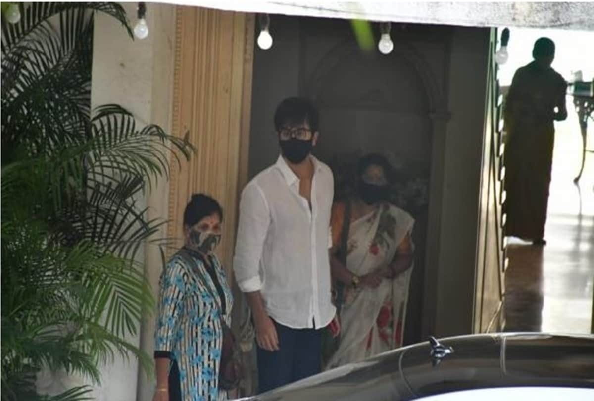 Rajiv Kapoor funeral: Ranbir Kapoor, Randhir Kapoor lead last rites