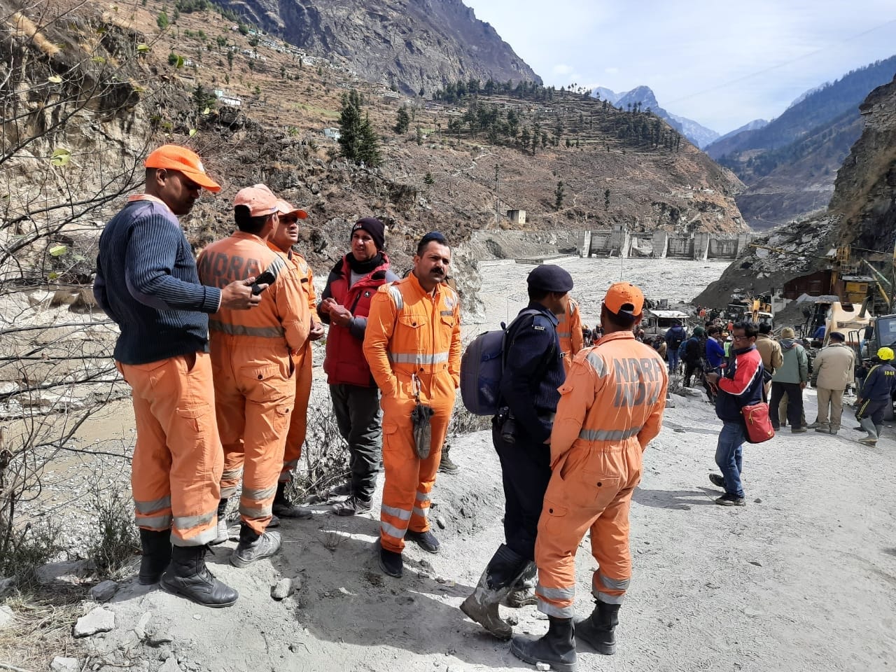 Chamoli Glacier Burst latest news : rescue teams forgets every thing for saving life of stuck people