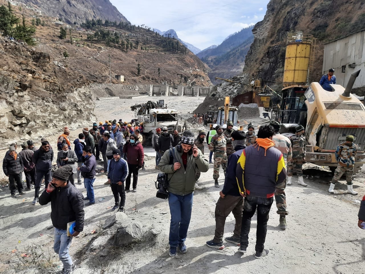 Uttarakhand Chamoli Glacier Burst News: People reached tapovan to search missing family members