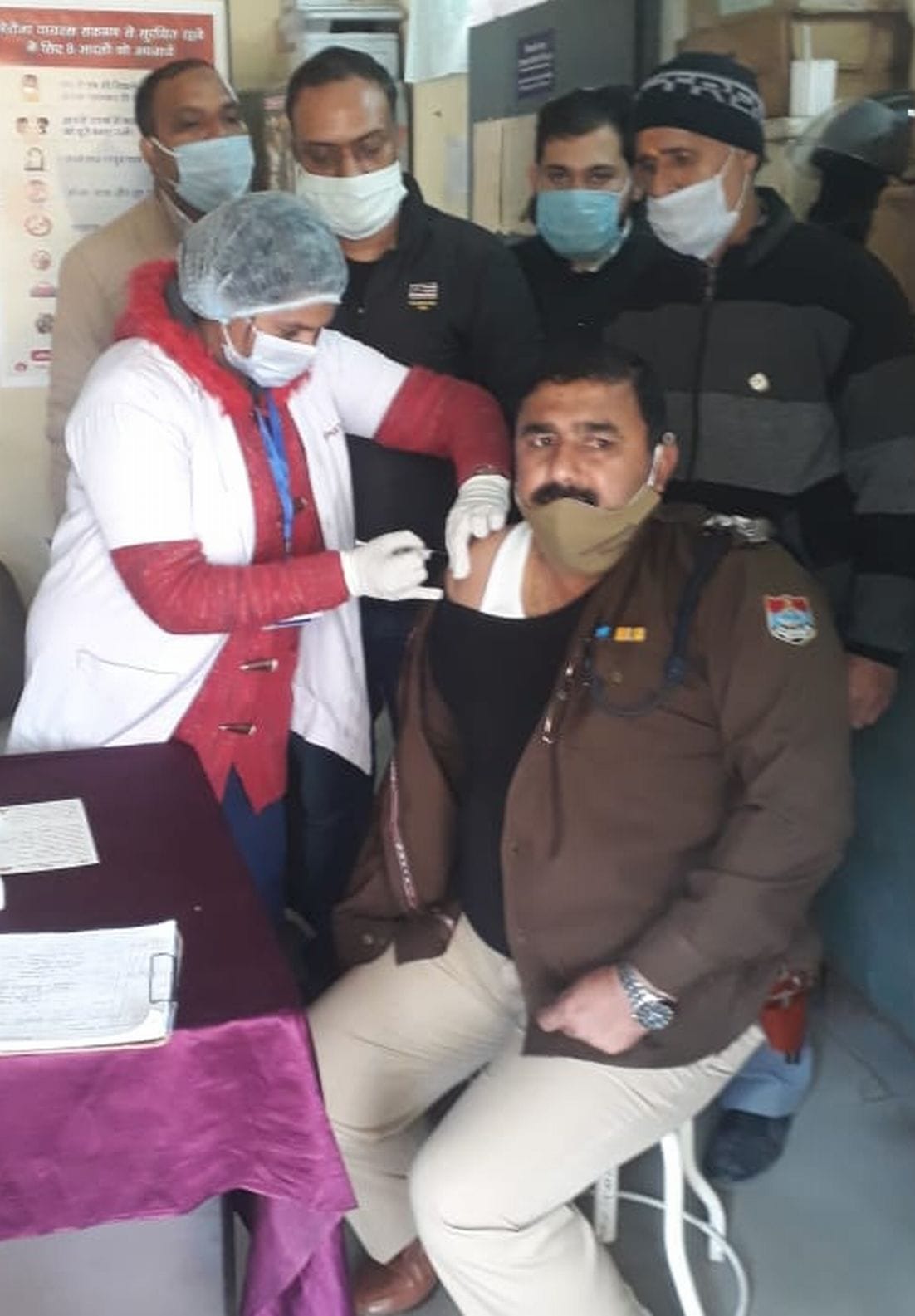 699 Frontline workers vaccinated