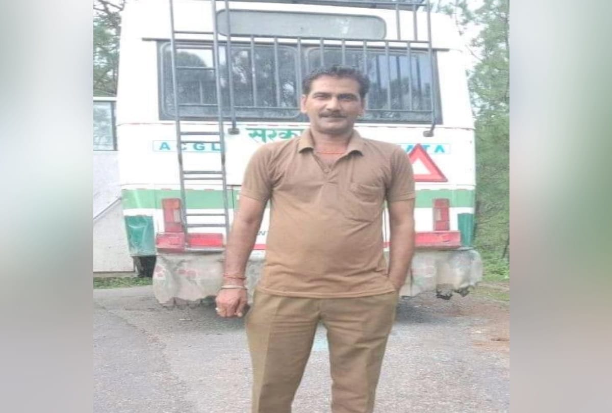 himachal news today: Driver suffered heart attack in a moving bus,  saved 35 passengers before death