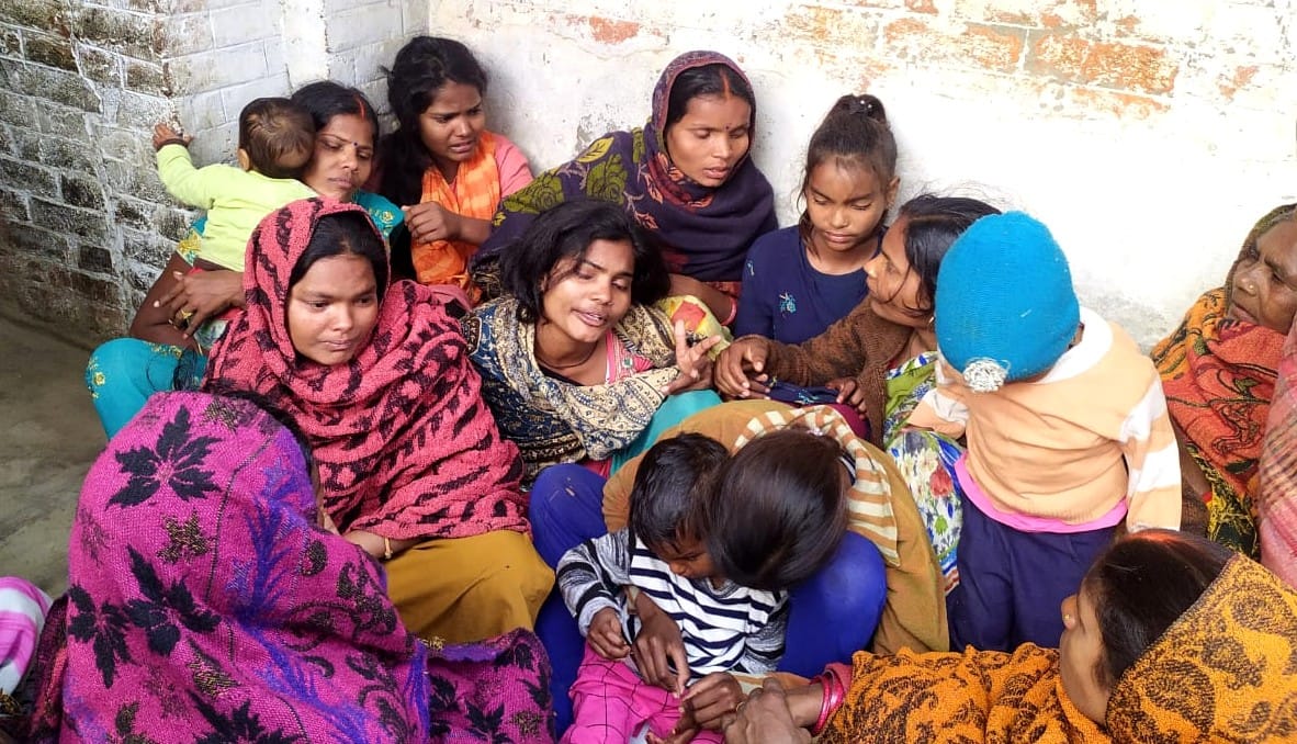 Laborer dies due to electric shock while offering rebar to house under construction in Azamgarh