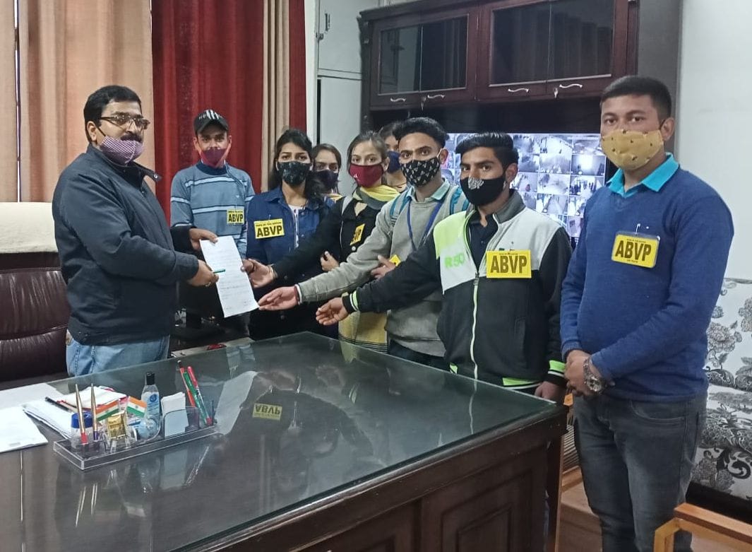 ABVP unit Chamba submitted memorandum to the college principal