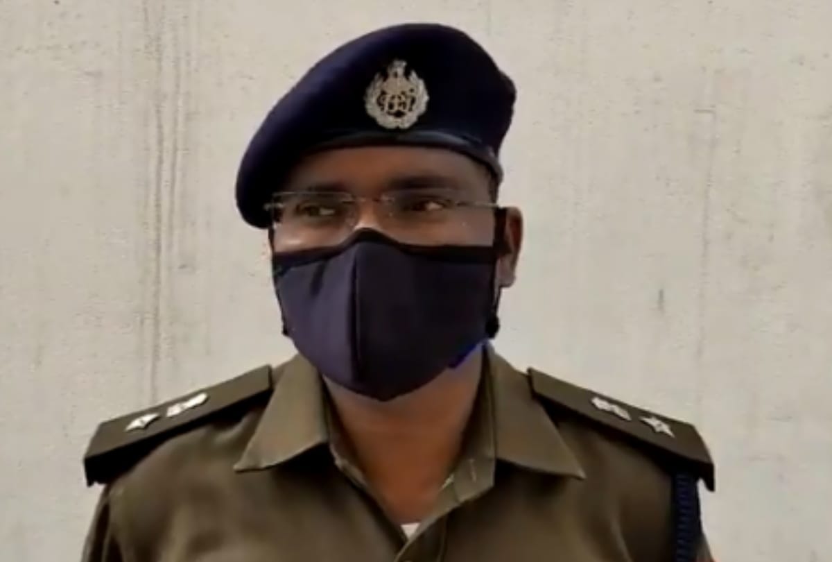 Fake call centre busted in noida sector 63 noida police and delhi dot team found kashmir connection