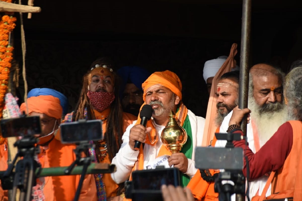 kalki peethadheeshwar acharya pramod krishnam reached Ghazipur border at farmers protest and support them