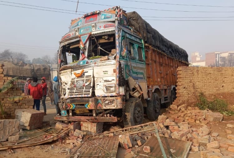Accident in sirsa due to fog