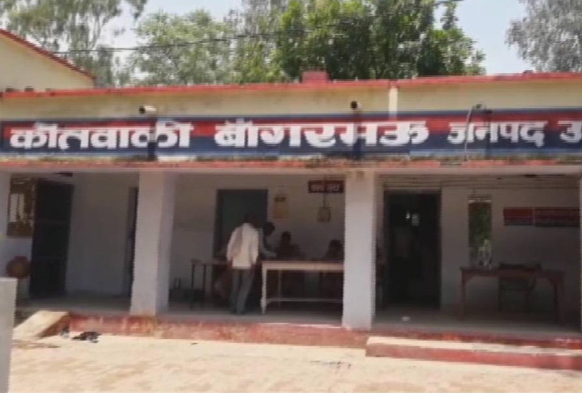 Unnao UP News: Matki filled with silver coins found in excavation