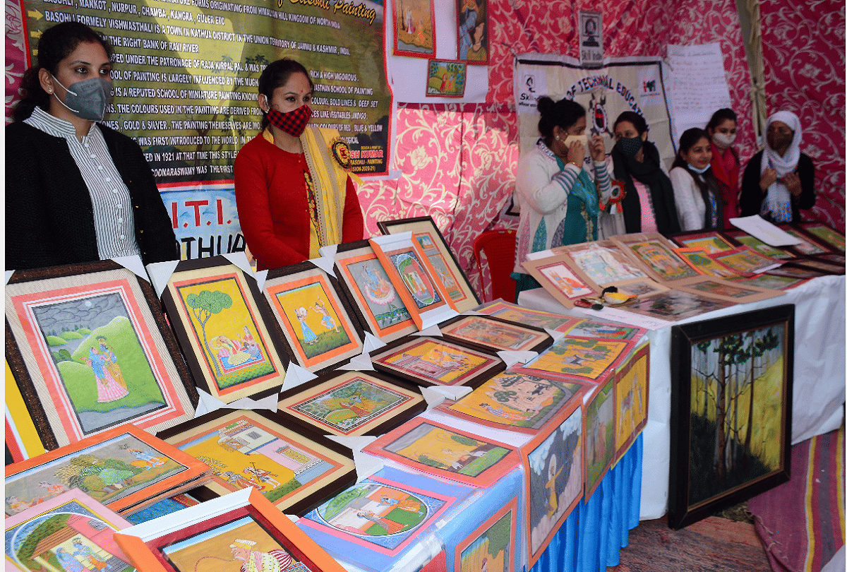 Jammu and Kashmir: Mega placement fair held at ITI, more than 500 youth got jobs