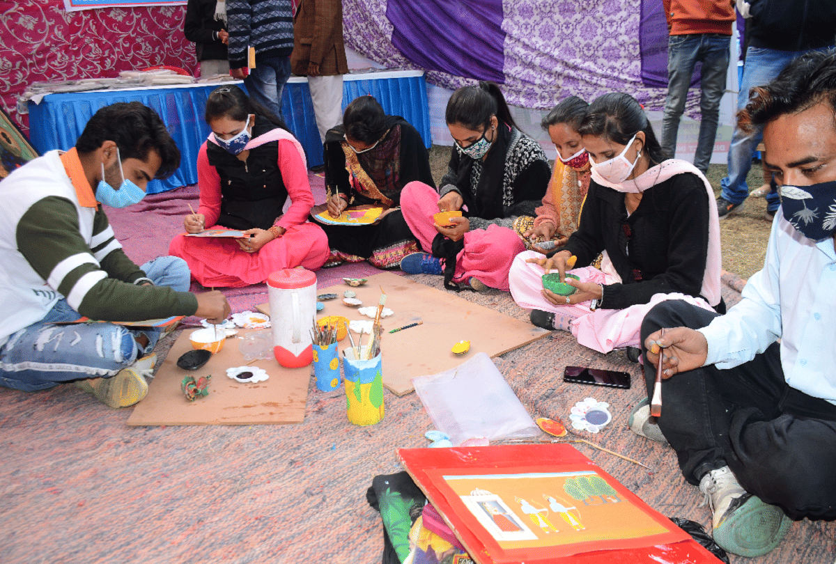 Jammu and Kashmir: Mega placement fair held at ITI, more than 500 youth got jobs