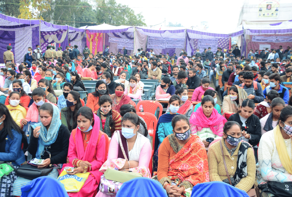 Jammu and Kashmir: Mega placement fair held at ITI, more than 500 youth got jobs
