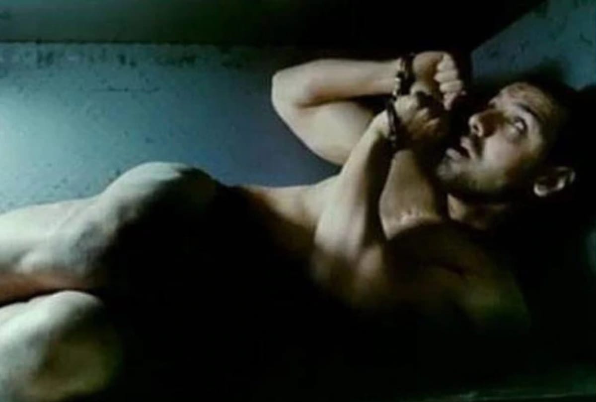 Milind Soman, Shah Rukh Khan, Ranbir Kapoor, John Abraham And Bollywood Heroes Who Dropped All Their Clothes On Camera
