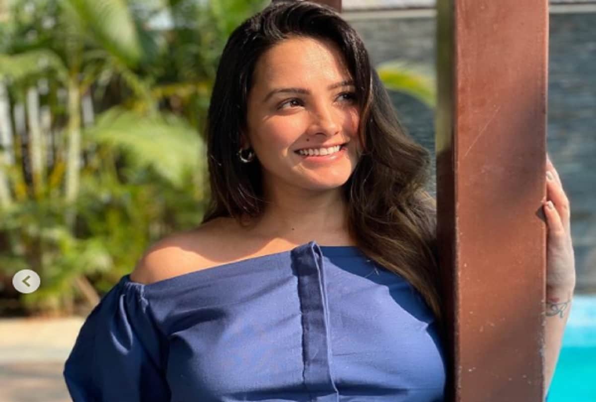 Top latest news and gossips of bollywood on Feb 10 Kangana Sunny Leony Rajiv Kapoor Anita Hassanandani