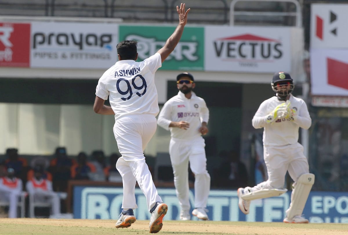 Brad Hogg Big Prediction About Ravichandran Ashwin, He Might Break Muttiah Muralitharan Record