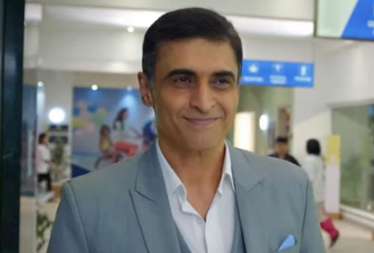 actor mohnish bahl farmhouse wall suddenly collapses in heavy rain of mumbai