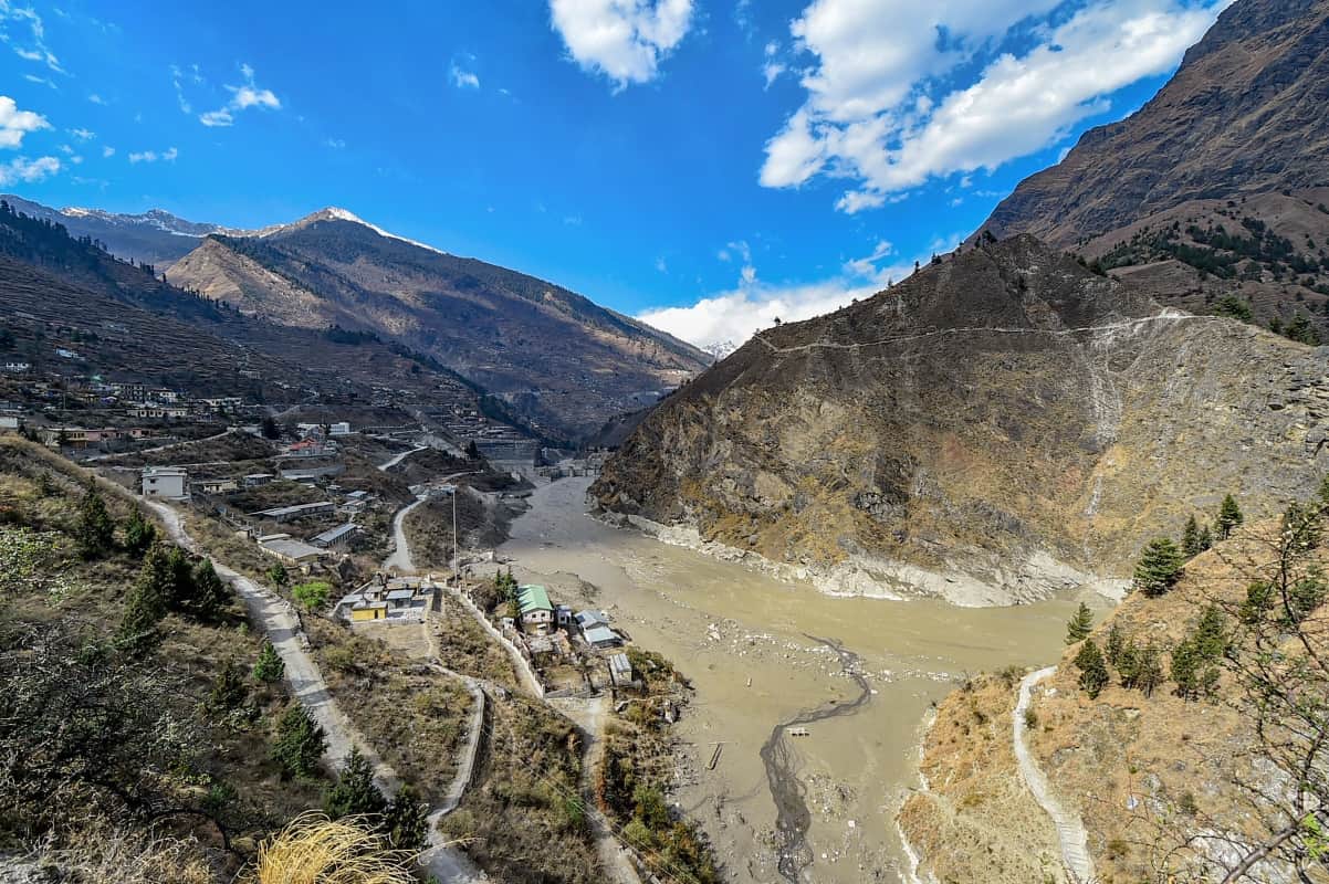 Uttarakhand Glacier Burst Chamoli News latest Updates: manju stuck in debris for two hours,