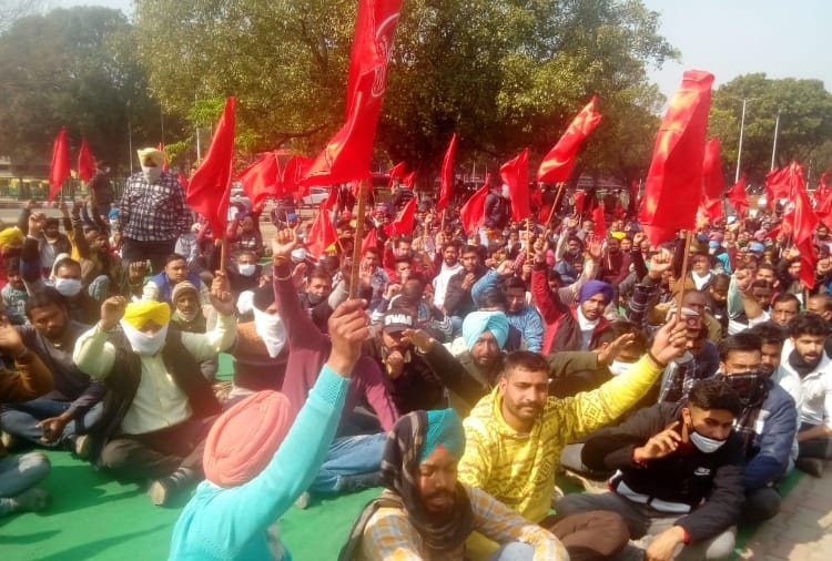 Employees strike in Chandigarh