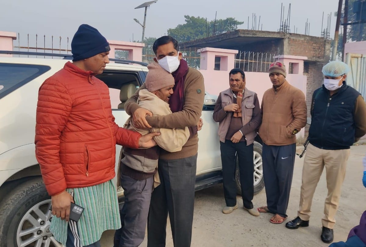 kasganj news: martyr constable devendra singh father wants revenage