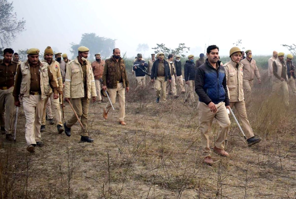 kasganj murder case police big negligence while raid on liquor mafia