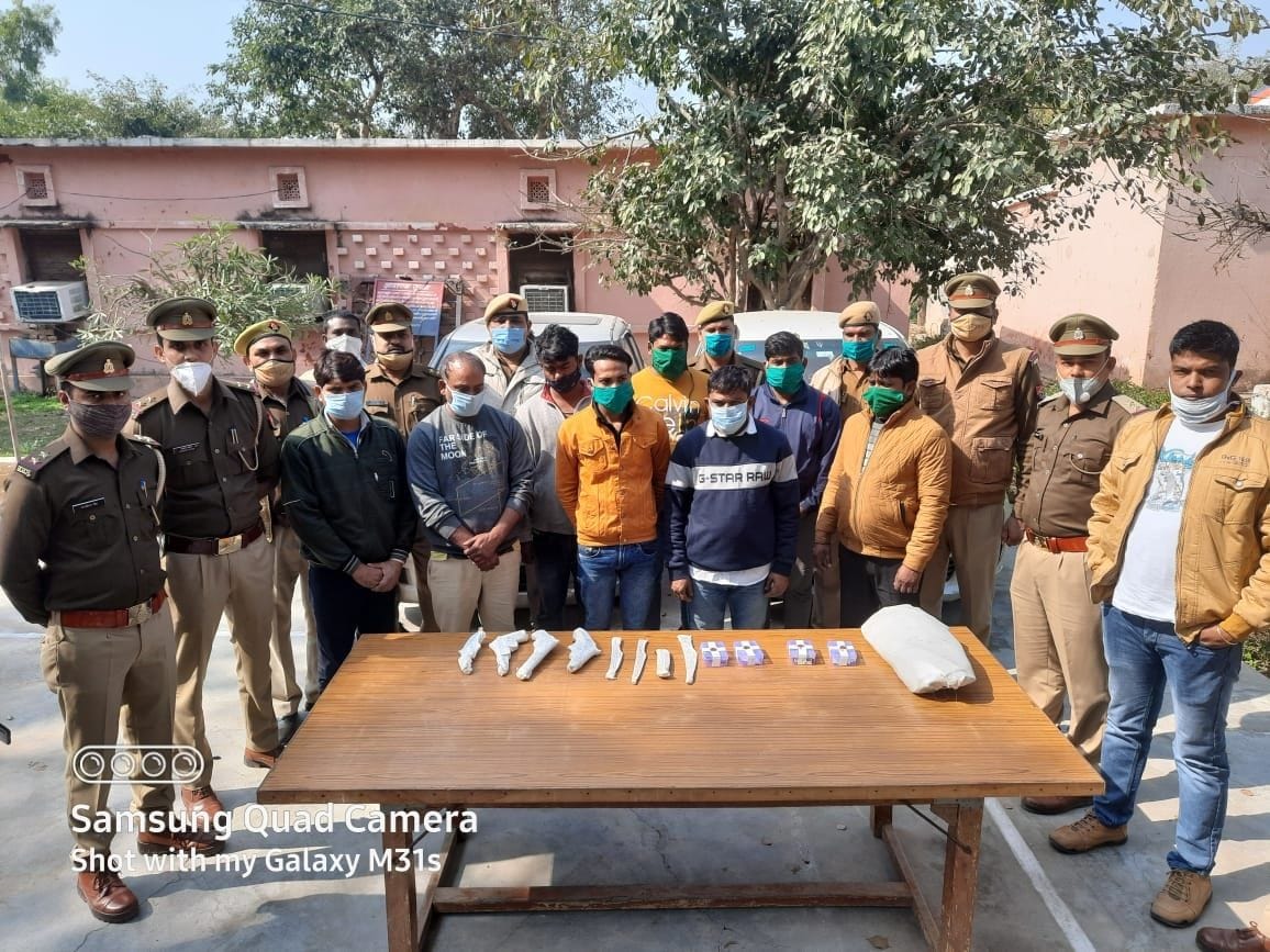 8 miscreants arrested for robbery from passengers on Yamuna Expressway