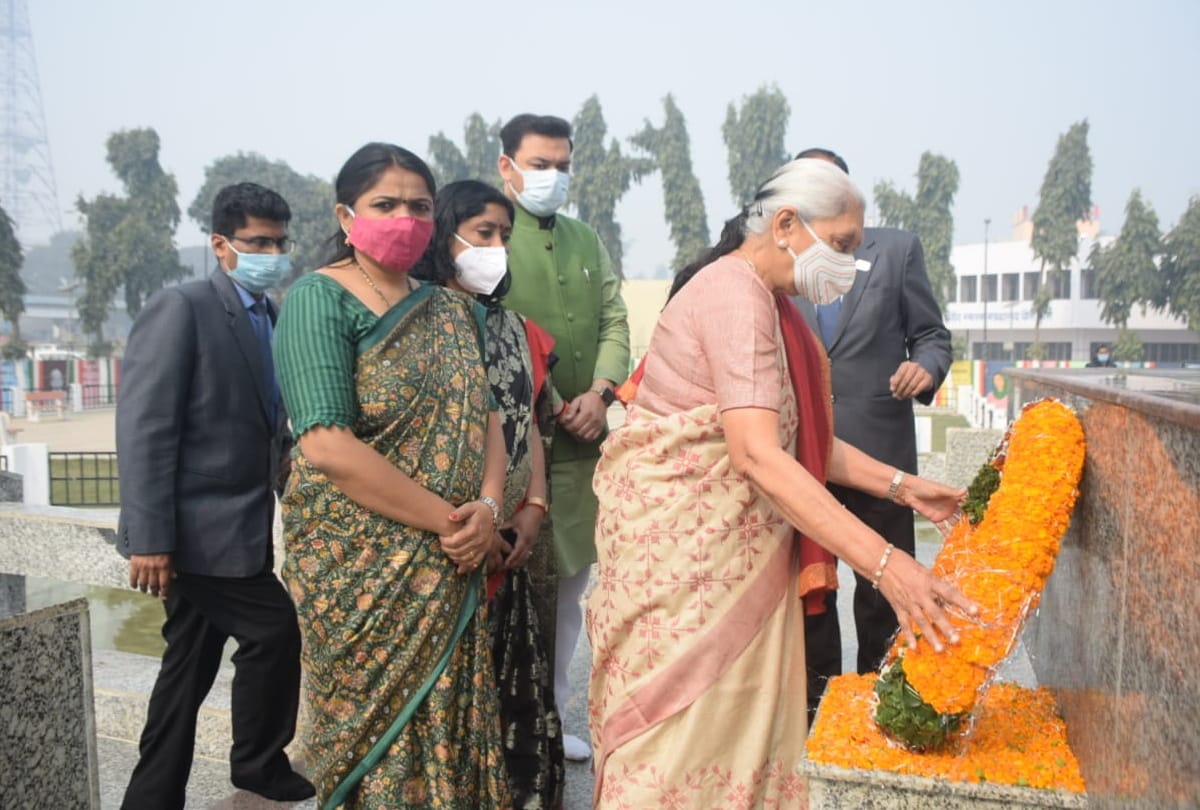Governor Anandiben Patel visit in Chauri Chaura Martyr Memorial in Gorakhpur