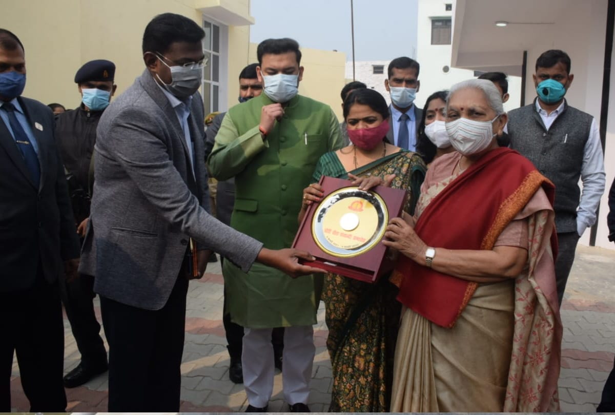 Governor Anandiben Patel visit in Chauri Chaura Martyr Memorial in Gorakhpur