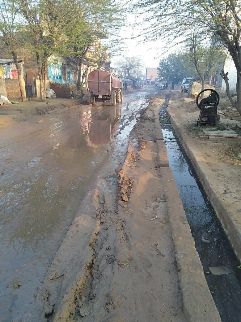 jamalgarh-bandhauli road is in disarry