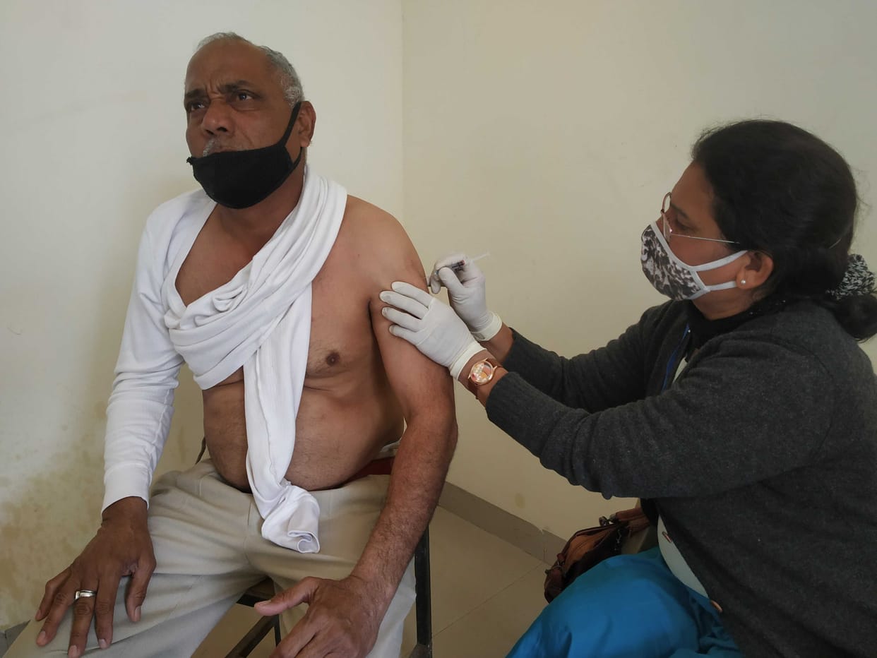 104 personnel in police line, 34 personnel in coronary hospital, got corona vaccine