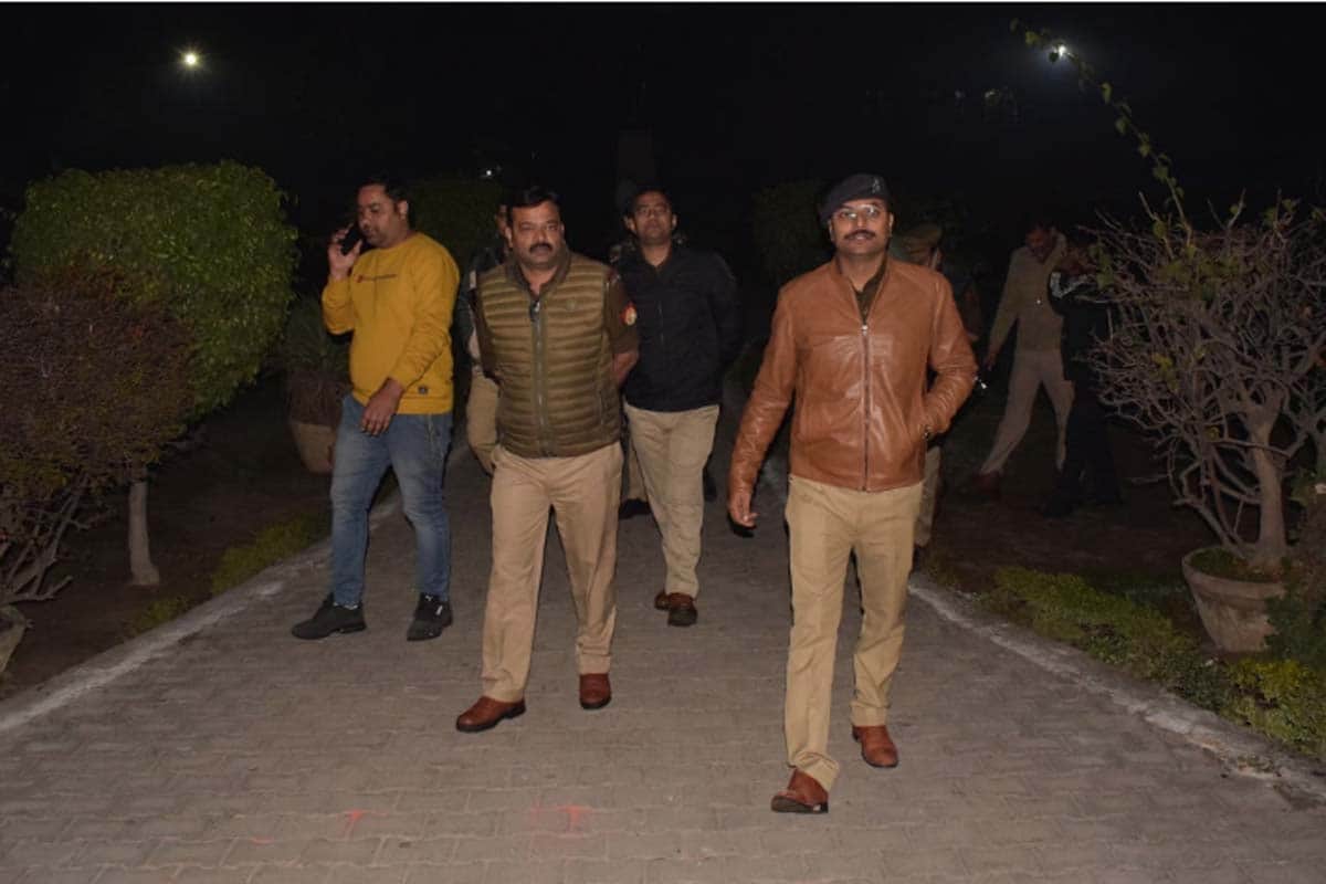 three badmash injured in police encounter near ghantaghar Meerut