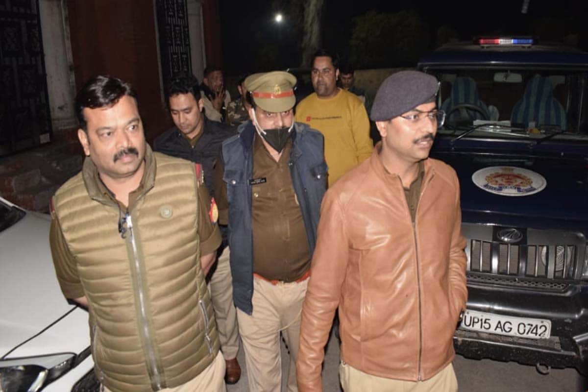 three badmash injured in police encounter near ghantaghar Meerut