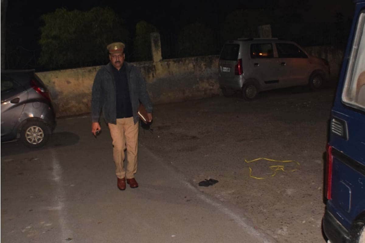 three badmash injured in police encounter near ghantaghar Meerut