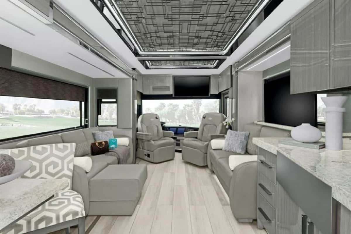 newmar 2021 king aire luxury motorhome price 2021 king aire motorhome price 2021 newmar king aire specs newmar 2021 king aire floor plans