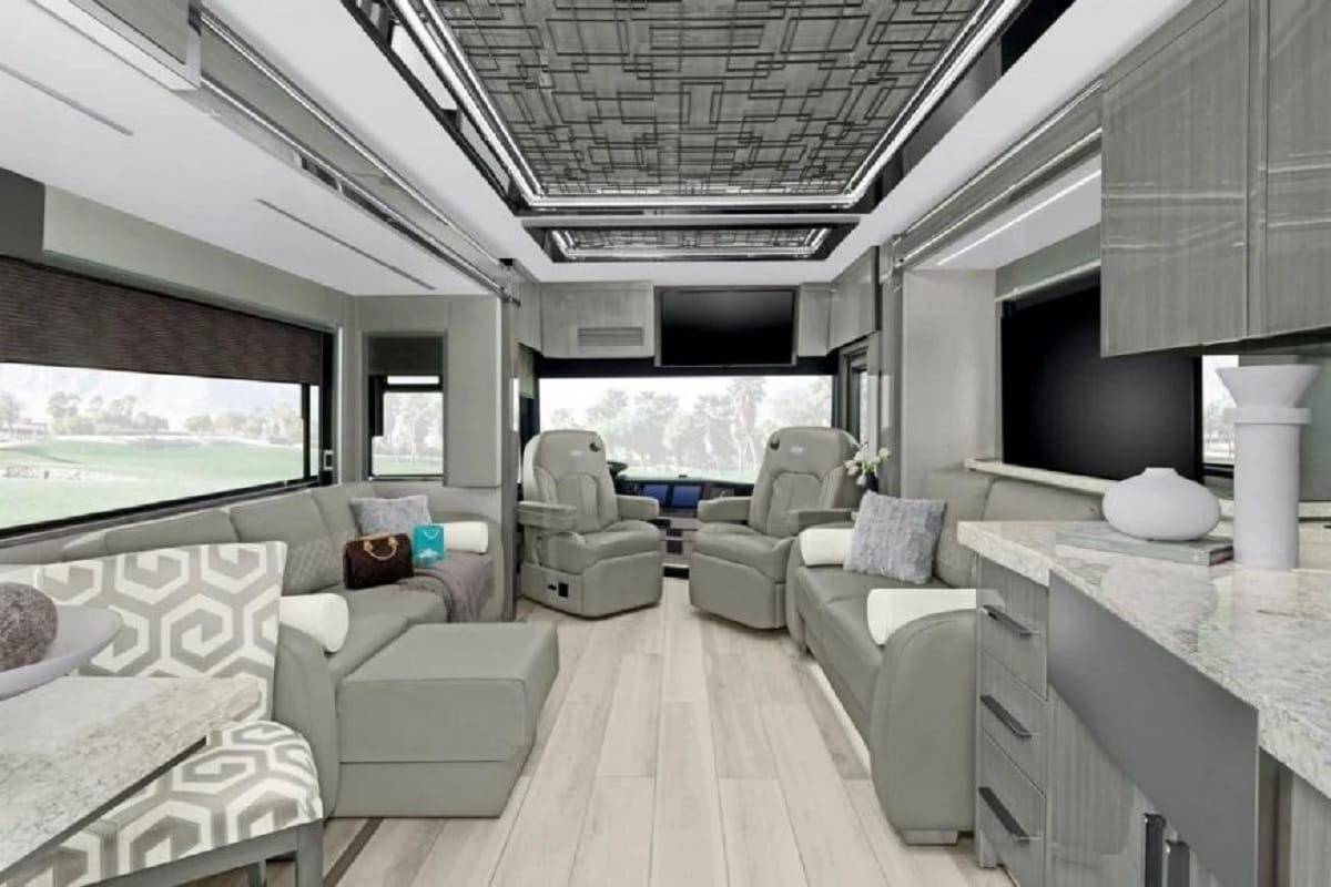 newmar 2021 king aire luxury motorhome price 2021 king aire motorhome price 2021 newmar king aire specs newmar 2021 king aire floor plans
