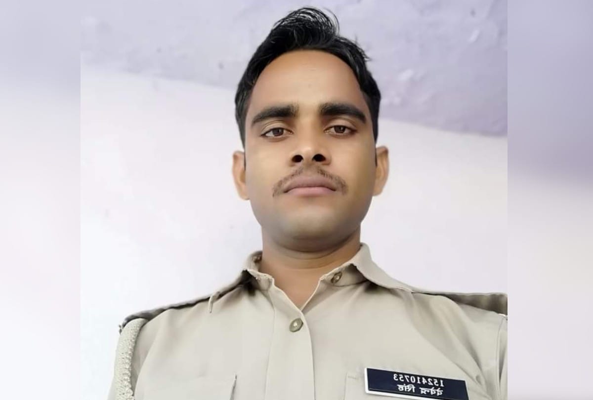kasganj news martyr constable Devendra Singh funeral in agra