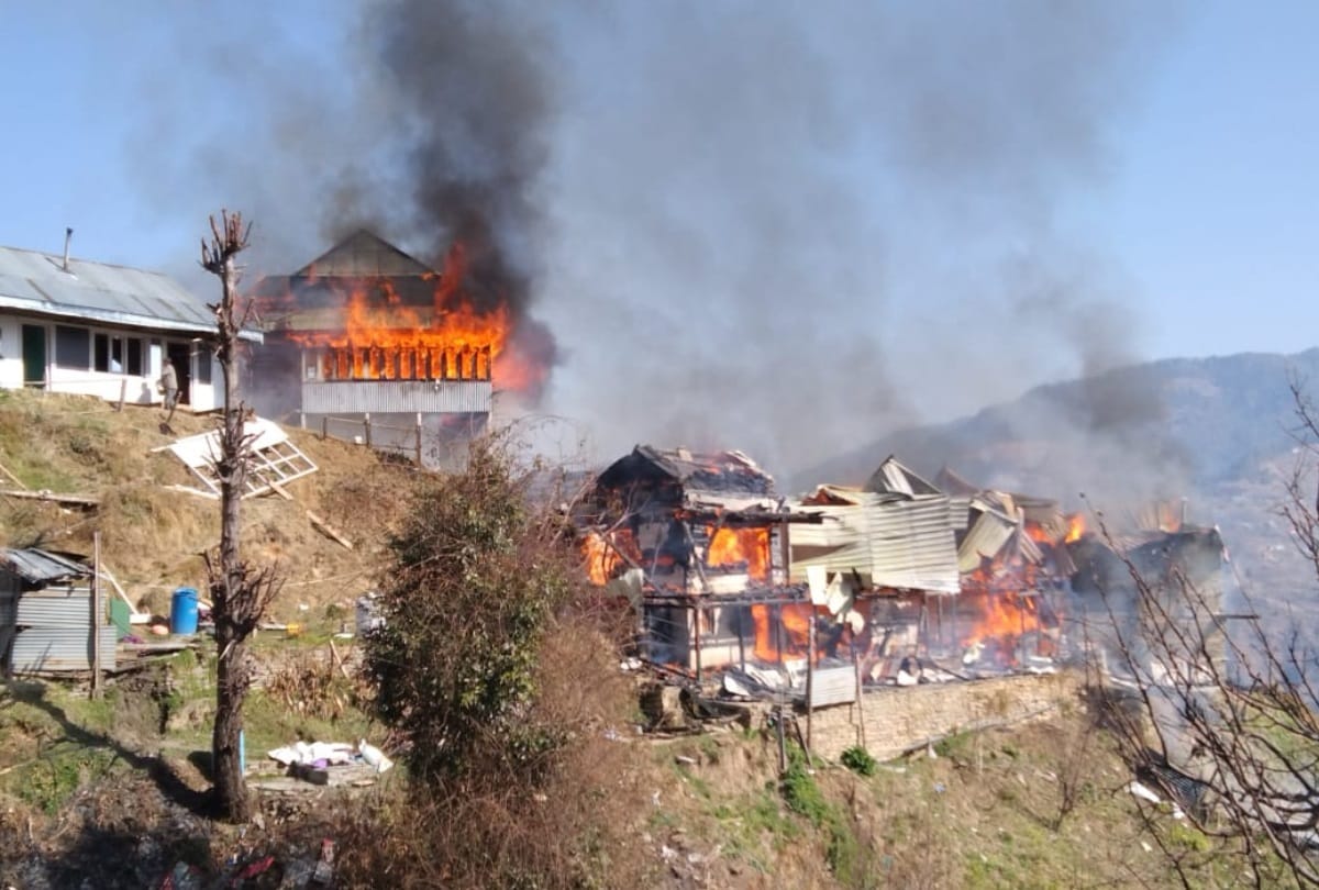 Himachal News: Fire breaks out in building in Chaupal  Shimla Himachal Pradesh