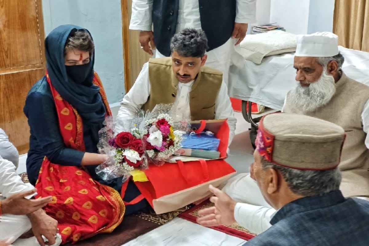 Priyanka Gandhi attending Constant Kisan Mahapanchayat, increased trouble for BJP in West UP