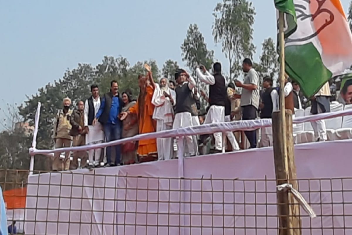 PM Narendra Modi heart beats for Kharabapati friends, insulating farmer: Priyanka Gandhi