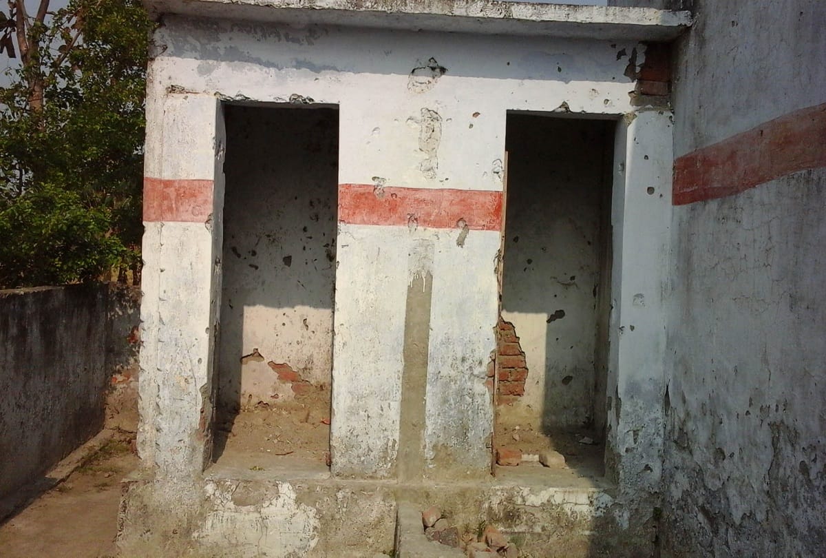1053 primary schools in jammu kashmir have no toilets, lack of basic facilities