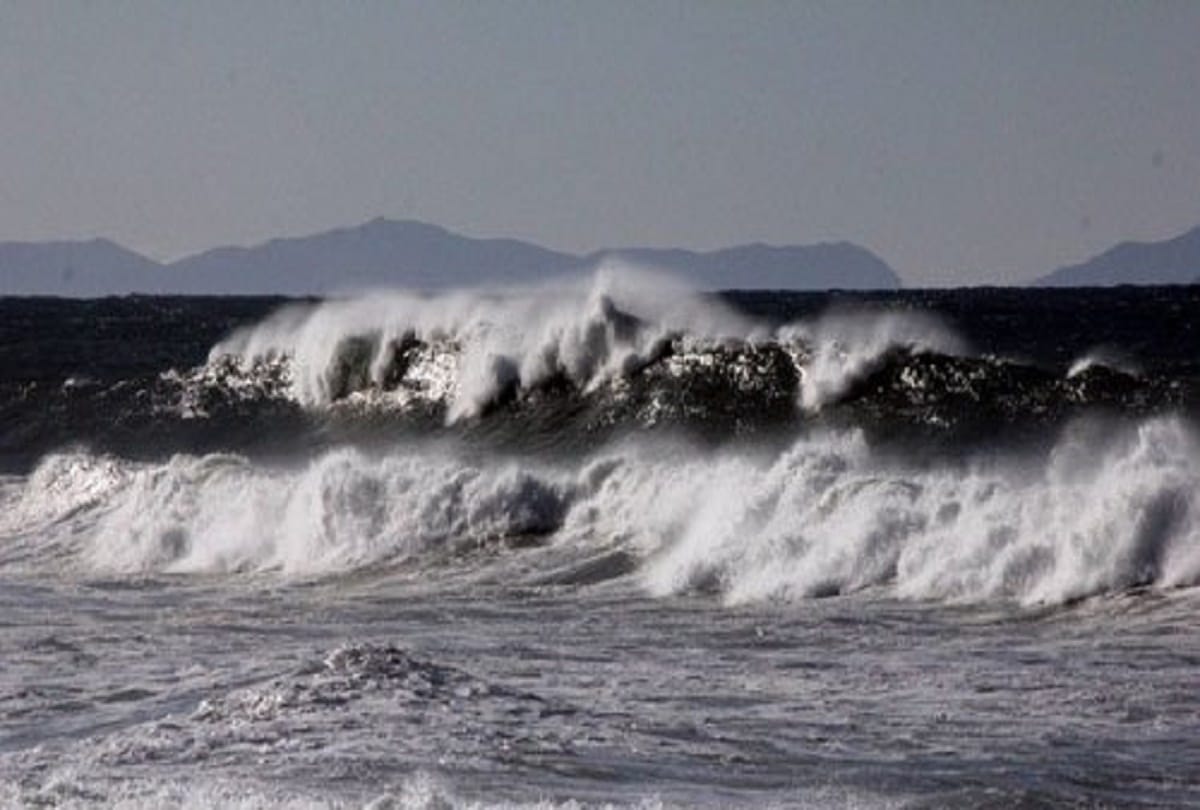Tsunami advisory issued for the US West Coast Hawaii following large undersea volcanic eruption near Tonga