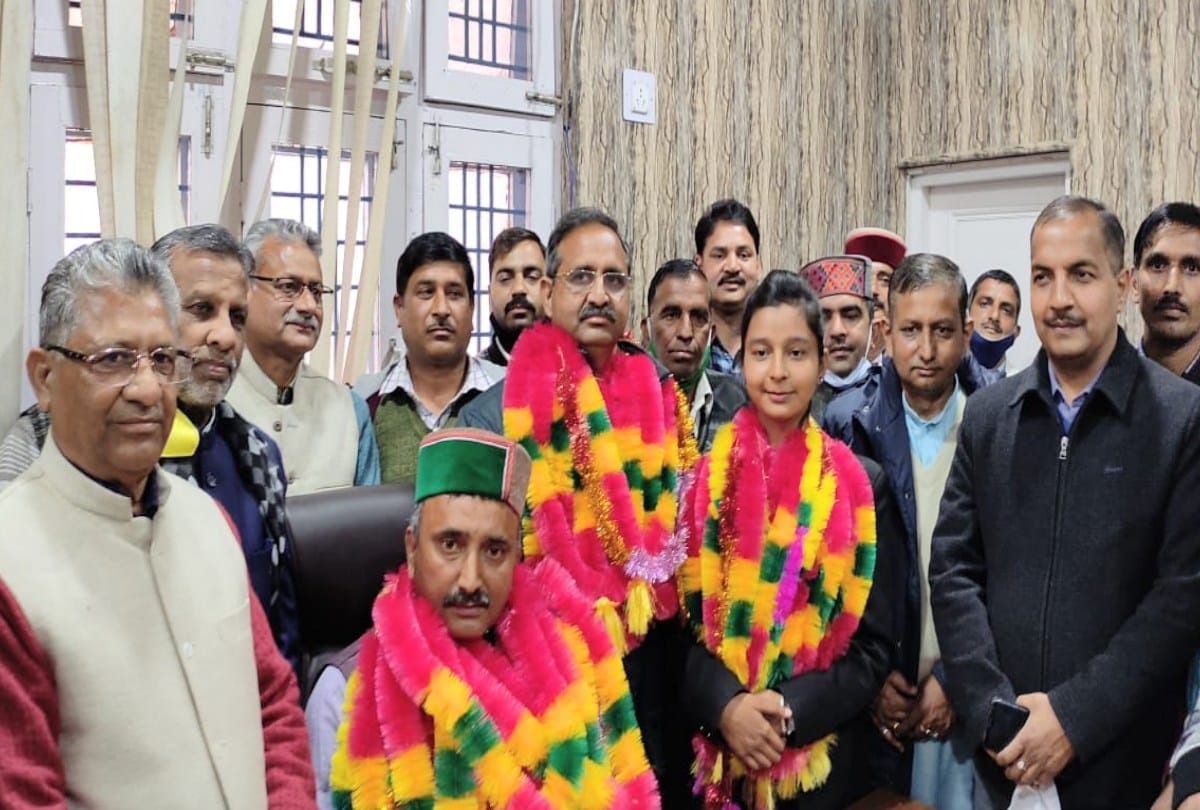 muskan becomes the youngest zila parishad chairman in Himachal pradesh