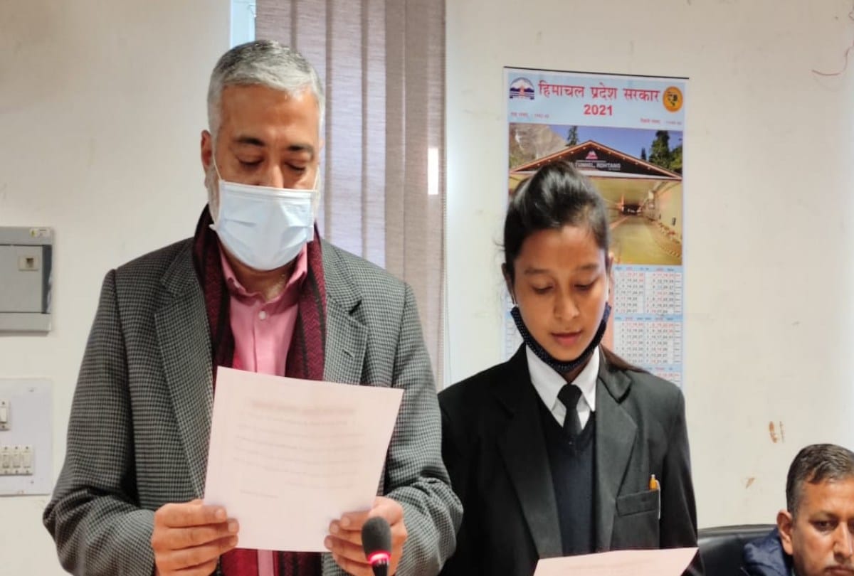muskan becomes the youngest zila parishad chairman in Himachal pradesh