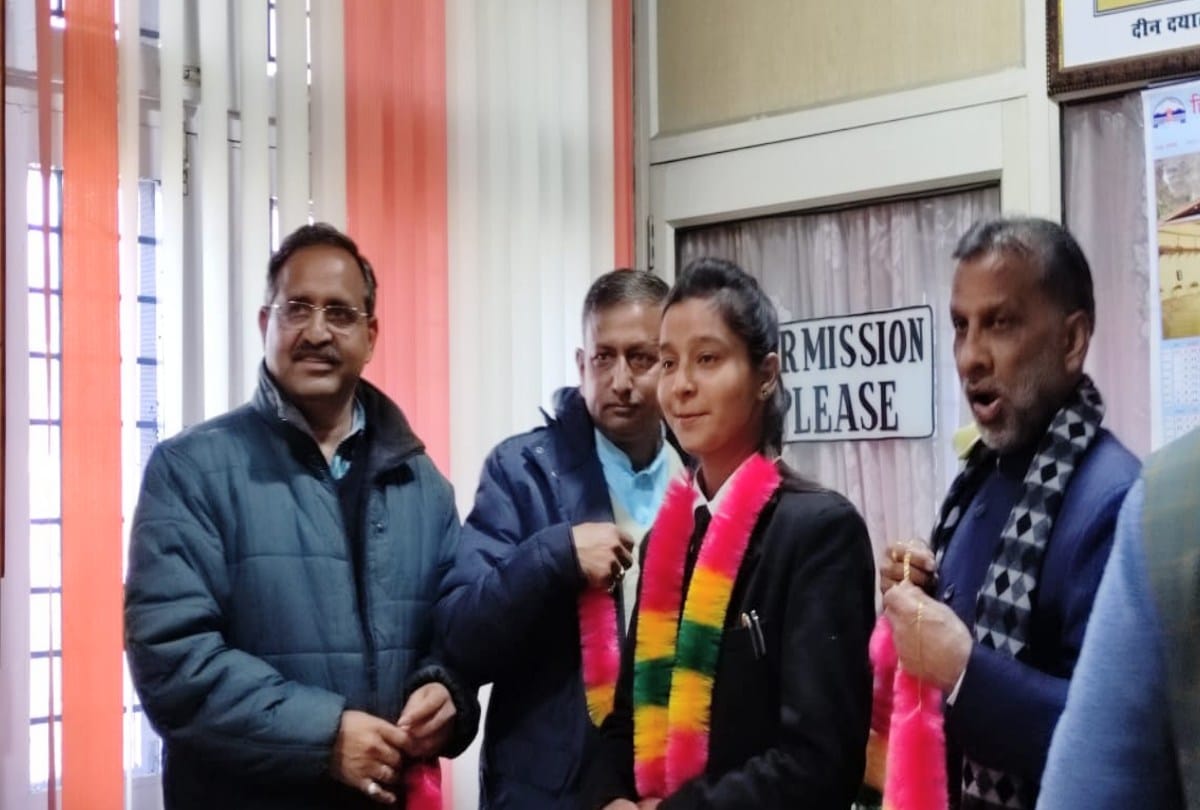 muskan becomes the youngest zila parishad chairman in Himachal pradesh