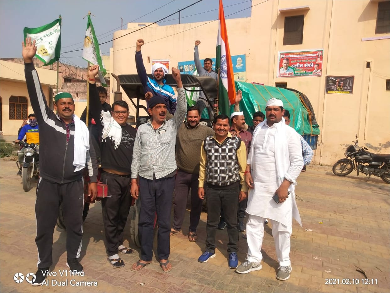 Batch of 50 volunteers left for gazipur border