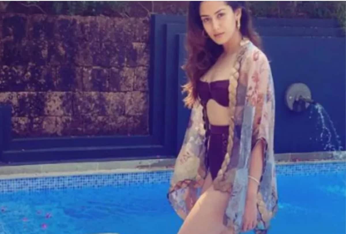 Mira Rajput reacts to trolls commenting on her feet with sassy new post