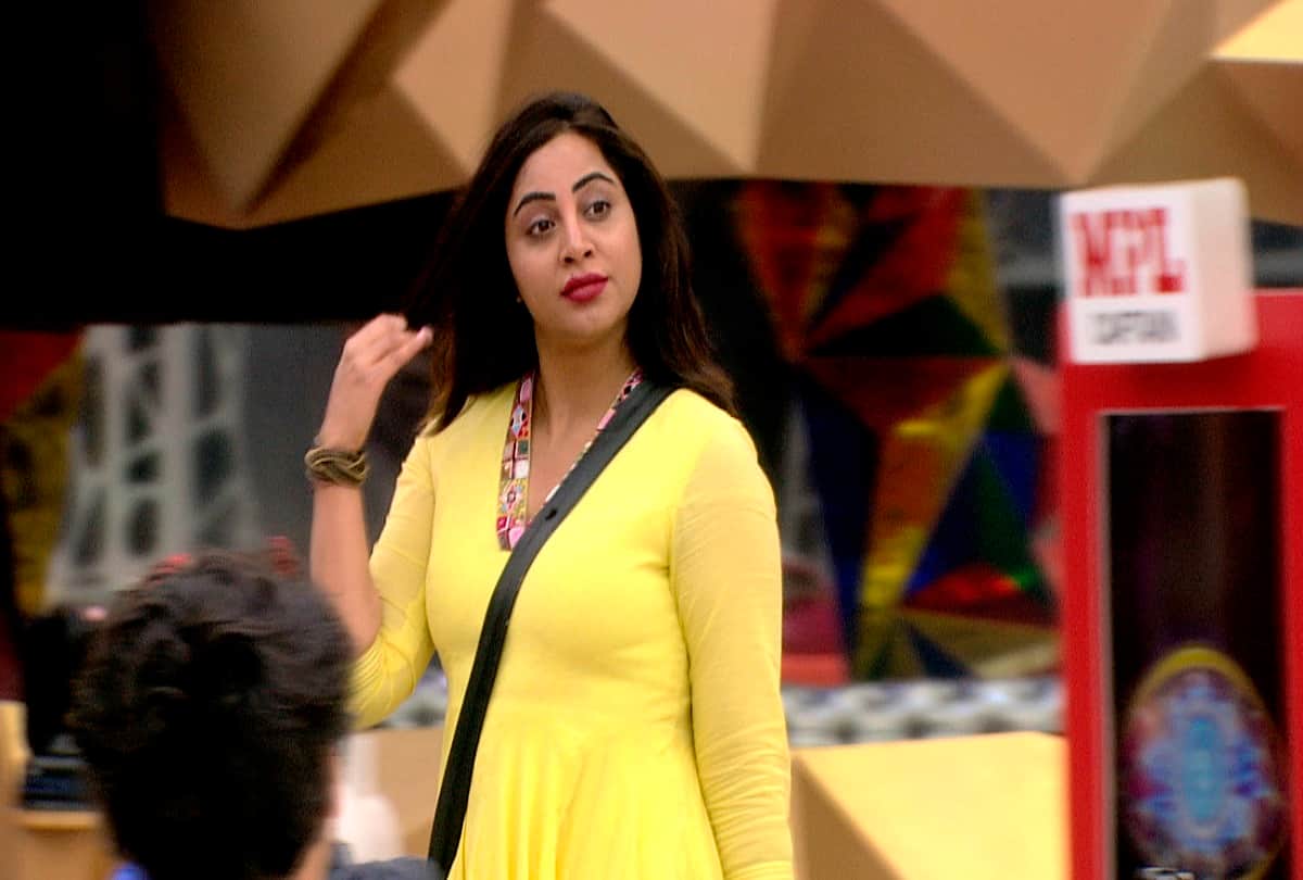 Arshi Khan Reacts To Salman Khan Funding Rakhi Sawant's Mom's Surgery Says Sir Toh Hain Hi Best